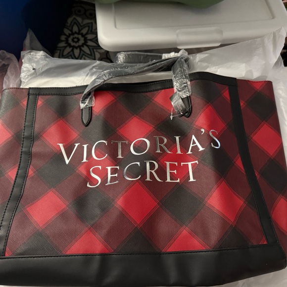 Victoria Secret totes ( 4 options available) - Picture 4 of 4